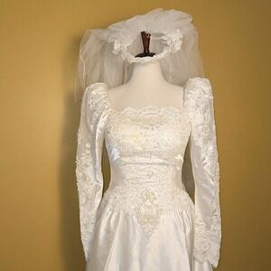 Vintage Wedding Dress‎ Set 14 Satin Lace Beaded Gown w Veil Arlauret Slip Train